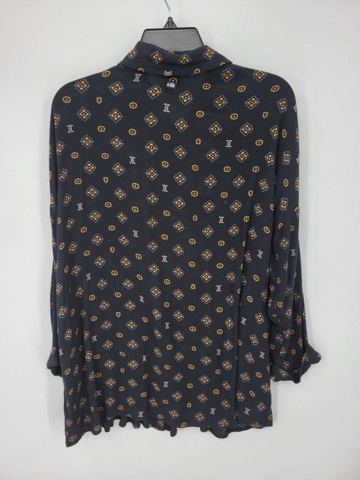 Volcom Top Womens Medium Black tribal Boho Print Long Sleeve Button Up Flosy - Image 2 of 4