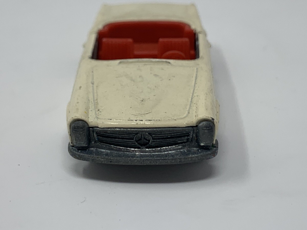 Matchbox by Lesney - Mercedes 230 SL - No 27 - White - Made in