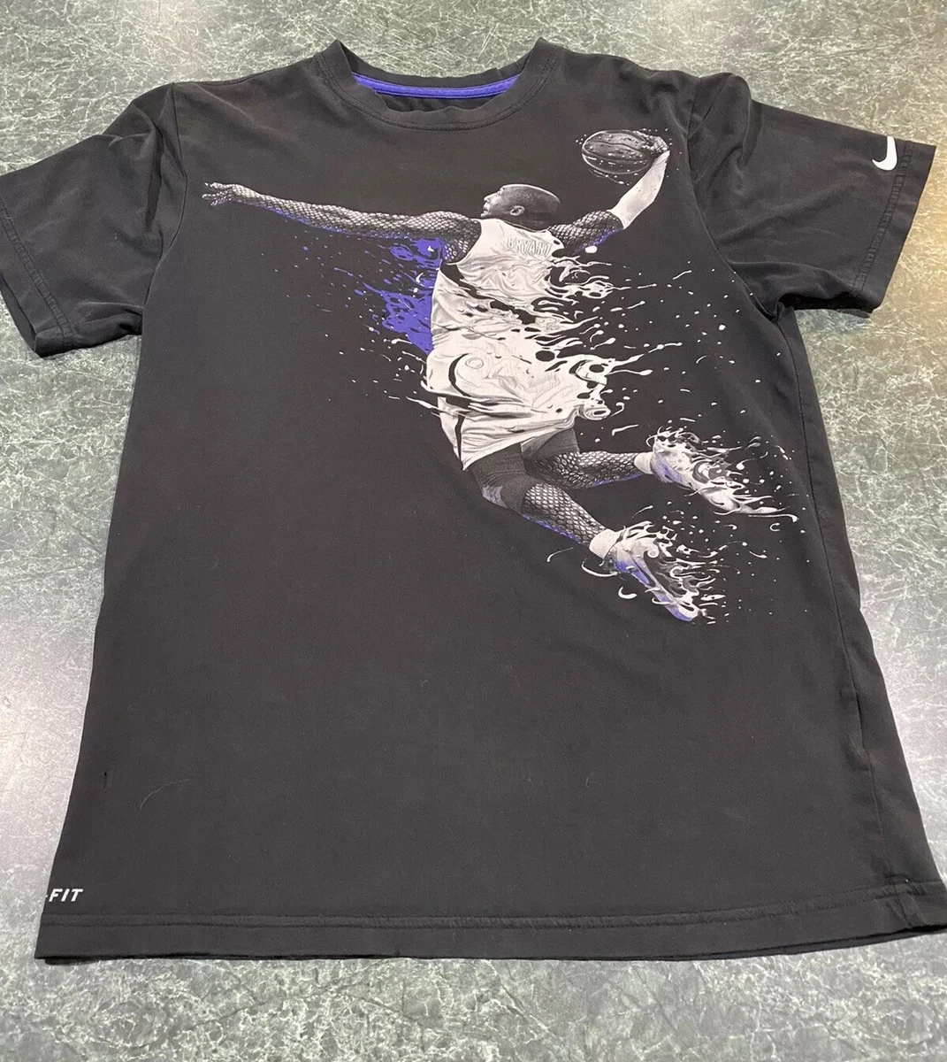 Vintage Kobe Bryant Nike T-shirt - BIDSTITCH