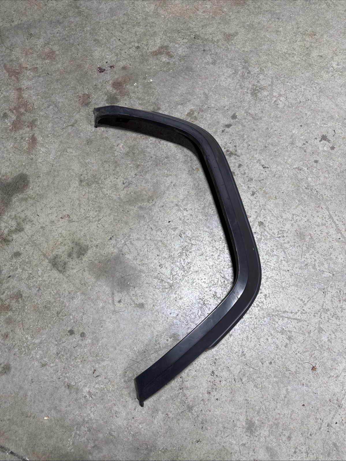 Jeep Cherokee XJ 84-96 Passenger Side Rear Fender Flare OEM (BS95)