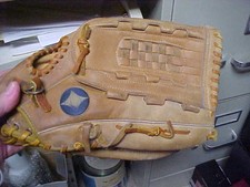 Spalding Competition Series Top Grain Cowhide Softball Glove