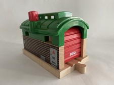 Brio World Wooden Railway 33574 Train Garage Building w/ sliding Door Thomas