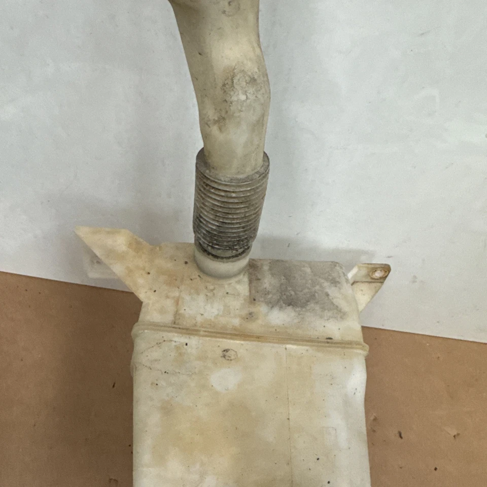 Subaru Impreza 2008 2009 2010 2011 parabrisas lavadora depósito botella sedán Foto 3 de 4