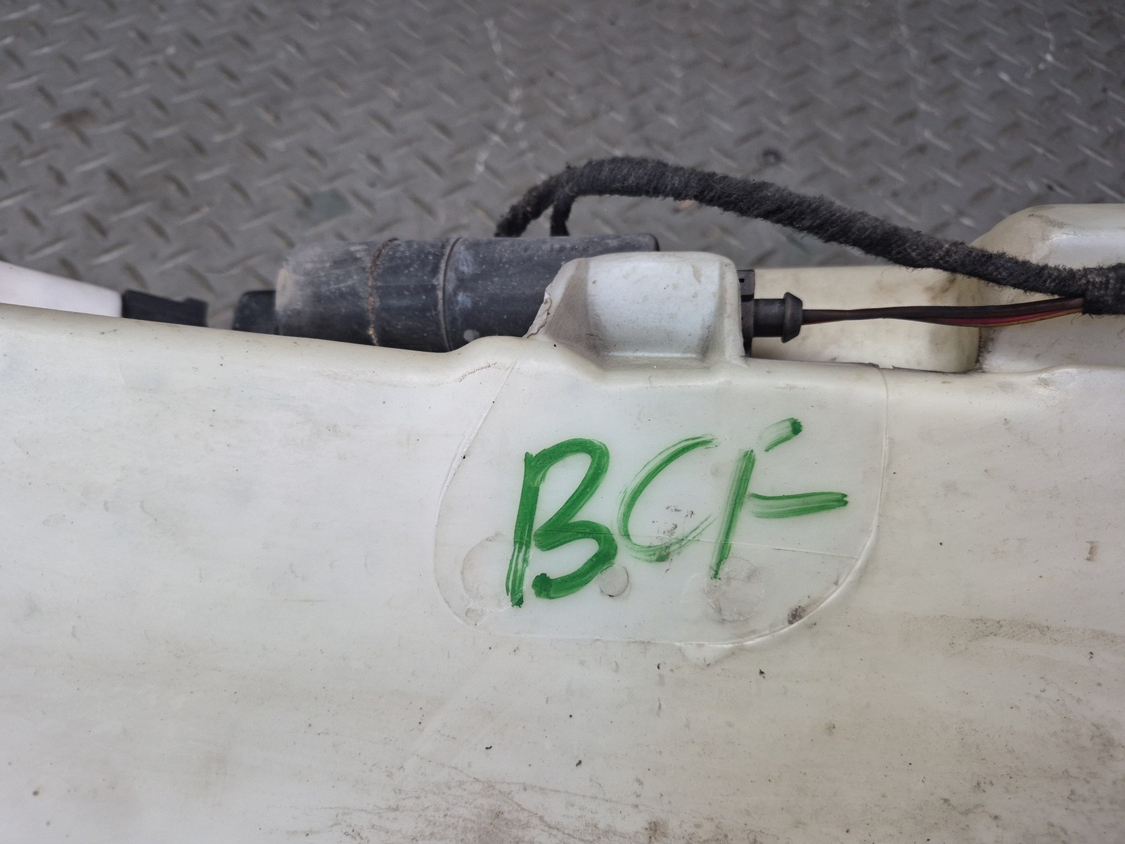 Bentley Continental GT 2003-2010 Washer fluid