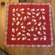 VINTAGE HANKIE HANDKERCHIEF - VALENTINE - 14" ARROWS HEARTS Red Gold White