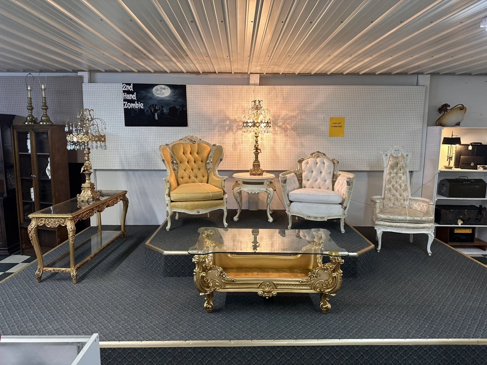 Usado en excelente estado! Antigua silla con respaldo de ala francesa Luis XV rococó tallada a mano de terciopelo Foto 2 de 3