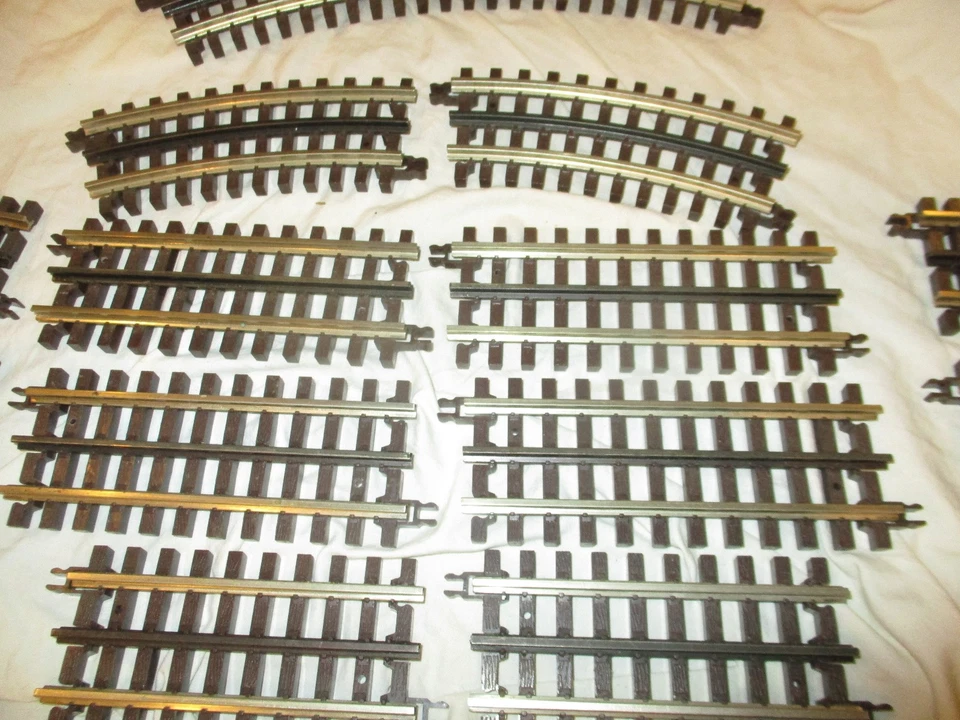 27 Atlas O Gauge 3 rail tracks 9 #6043 027 full curve 2 1/2 curve 16 asst - Image 4 of 4