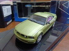 1/43 Autoart Ford Mustang Gt 4.6V8 2005 Lime Green Legend
