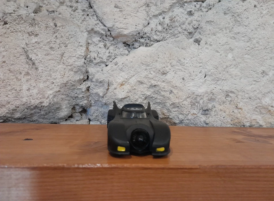 ERTL raro modellino anni 90 Batmobile 1992 die-cast dal film Batman Returns 1/43 - Immagine 3 di 4