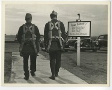 World War II, U.S. Army Air Corps - Parachute - Original Era 8x10 Photograph