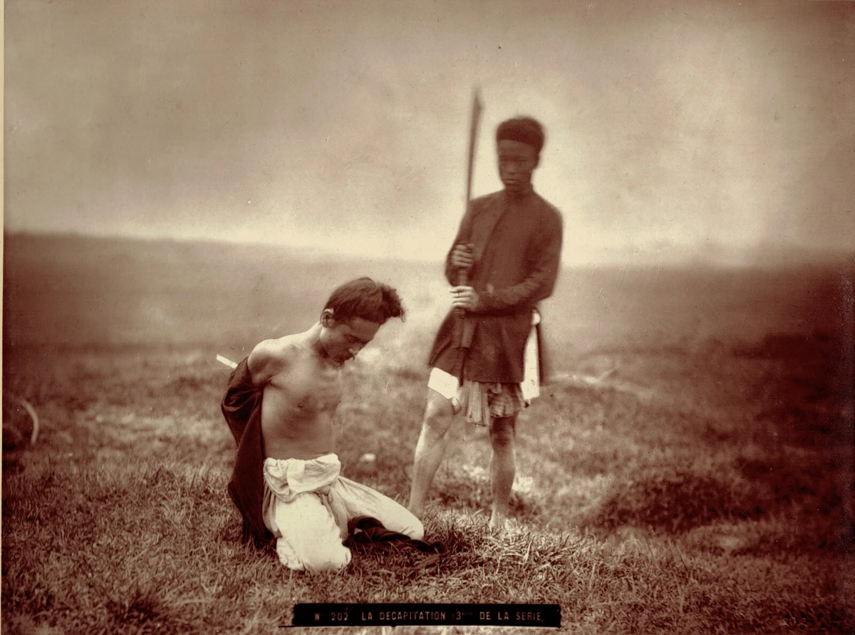 Tirage Original Asie Tonkin 1885 – Moeurs Et Coutumes – Décapitation – Noir Et Blanc