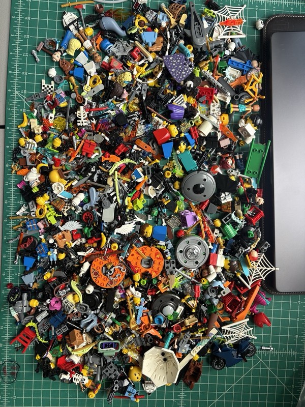 LEGO Misc. Accessories, Figures, Parts - 2.3 Lbs