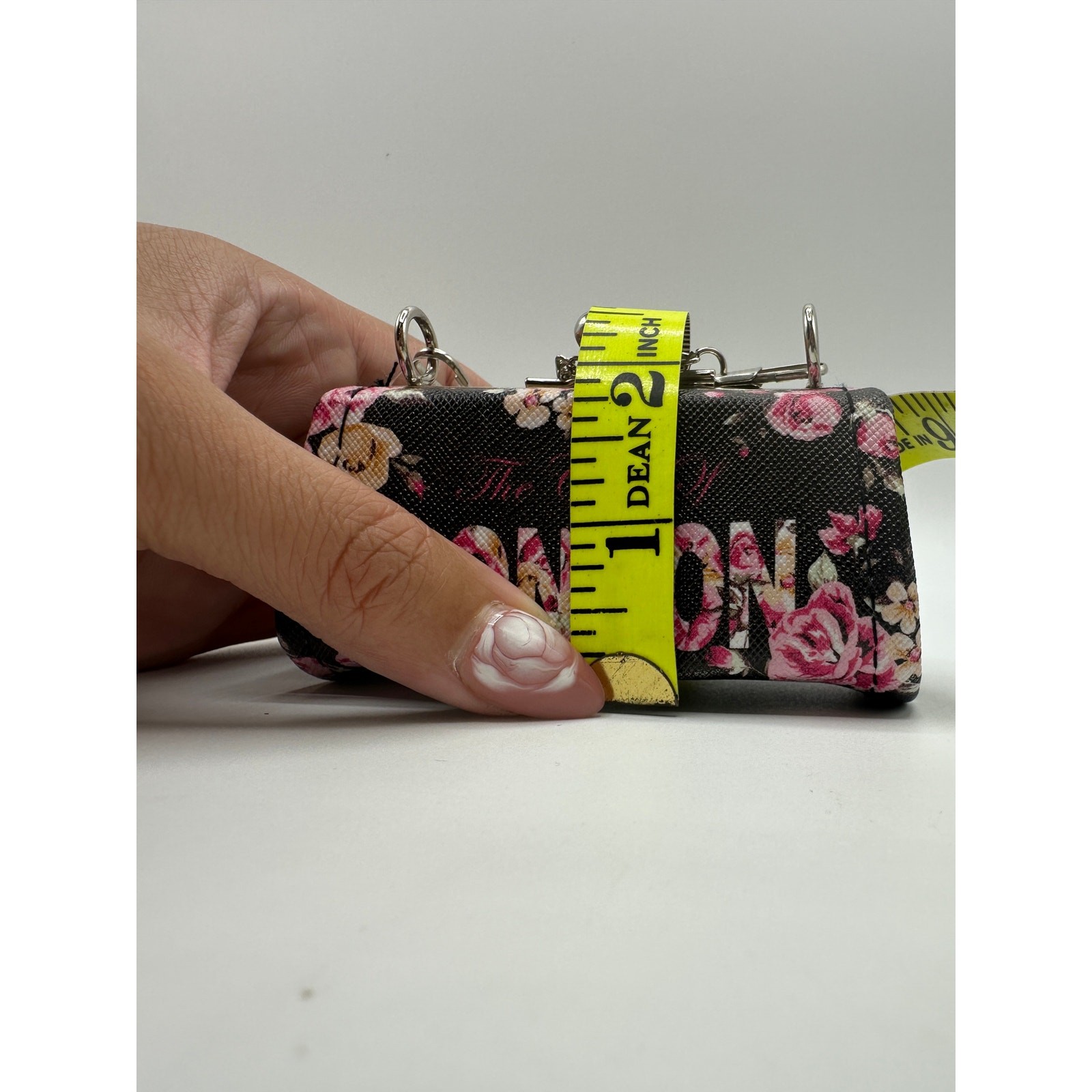 Robin Ruth City of London Rare Mini Kisslock Purse - Gem
