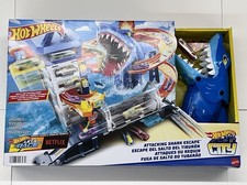 NUOVO in SCATOLA Hot Wheels City Car Track Set Attaccare Squalo Fuga Playset Non Aperto