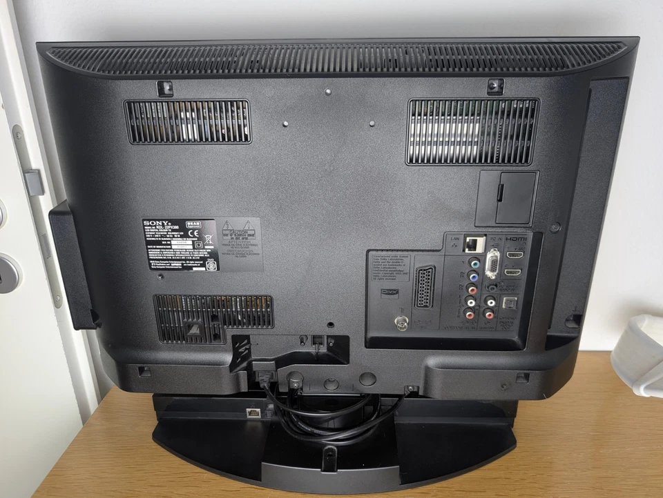 Sony Bravia KDL-22PX300 - Rare TV/PlayStation 2 PS2 Combo - HTF - Image 3 of 4