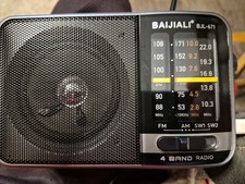 Portable AM/FM Transistor Radio with Loud Speaker, Battery or USB Powered - Comp