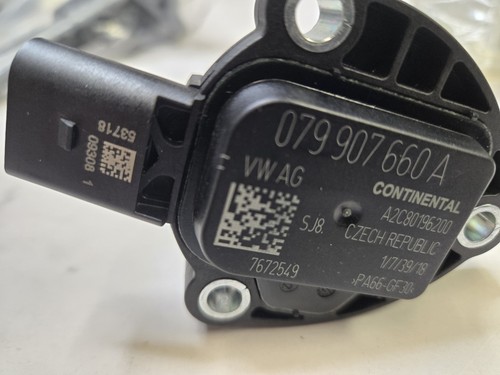 Lamborghini Huracan Oil level sensor P/N 079907660A Photo - $75