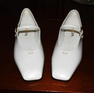 NWOT White Prada Leather Mary Jane Flats EU SIZE 41 US 11