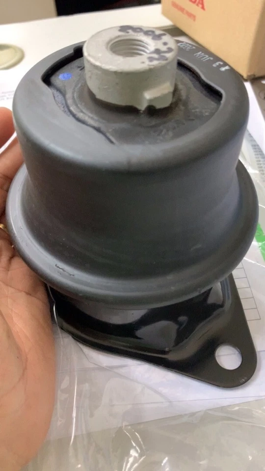 Engine Mounting Cushion Rubber Support RH For 2009-2013 Honda City 1.5 A/T - Image 2 of 4