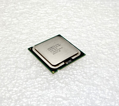 Intel Pentium E5300 GHz SLB9U Socket 775