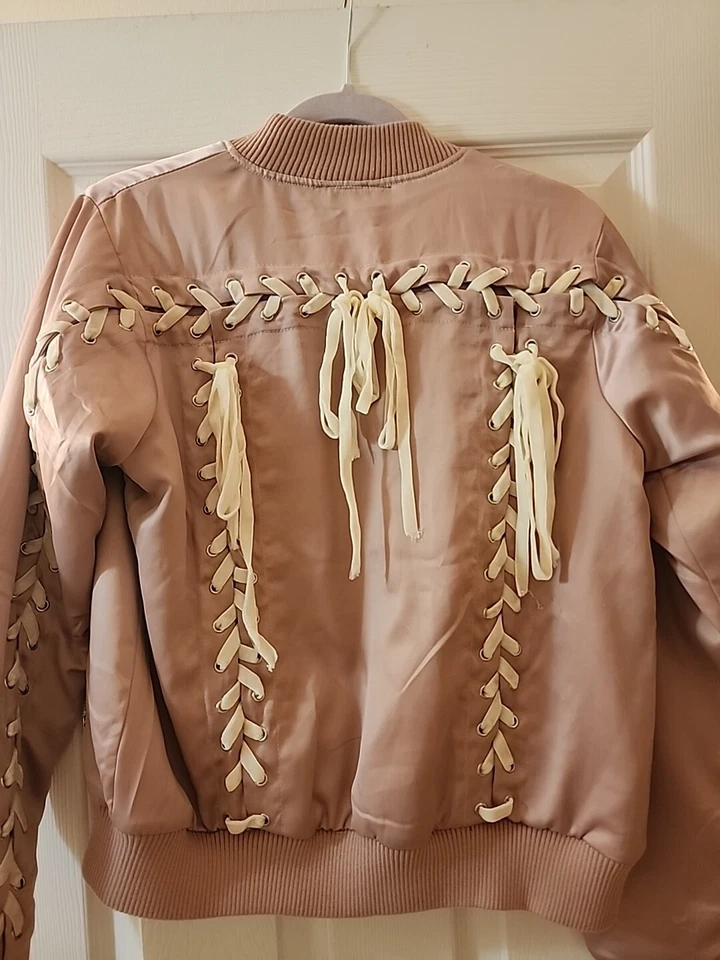 Wet Seal Pink tangled lies Bomber Size Small lace up arms and back Foto 2 de 4