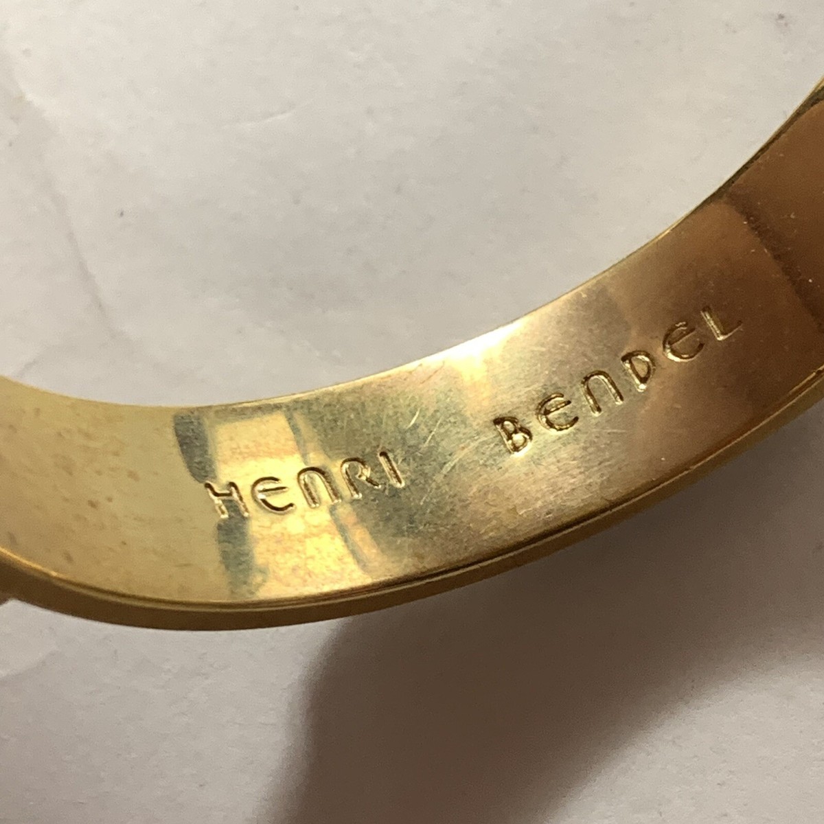 HENRI BENDEL ゴールドバングル s-l1200.jpg