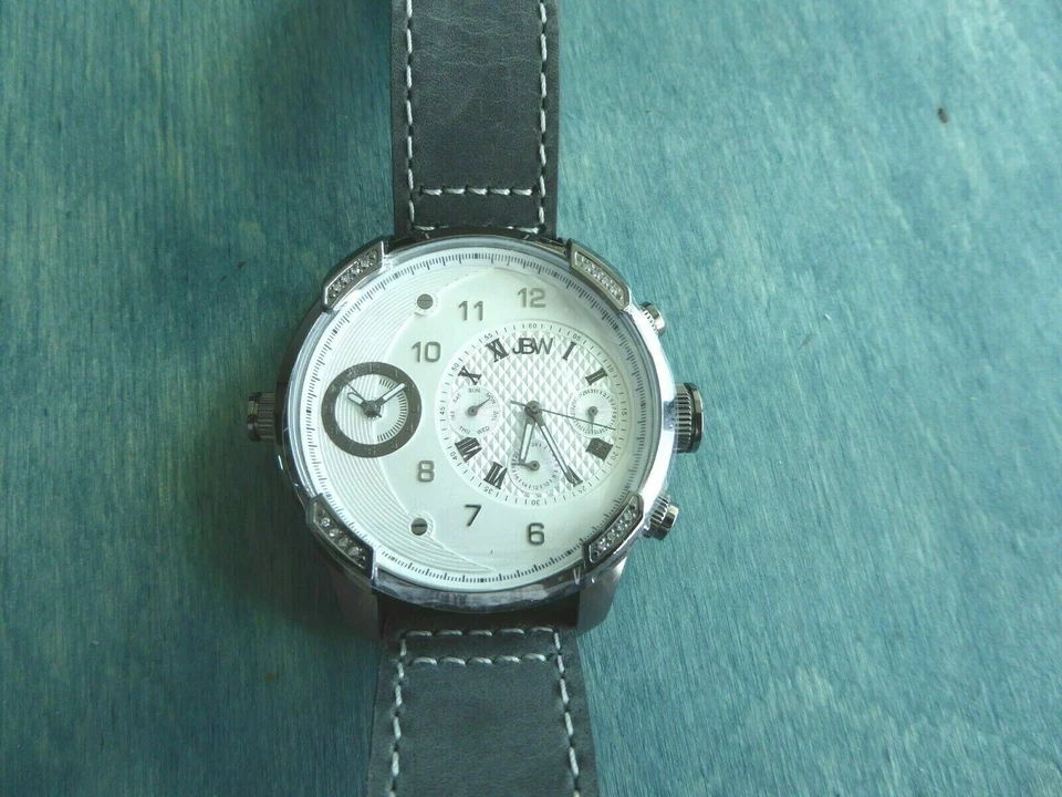$1095 Reloj para hombre JBW G3 esfera plateada tres zonas horarias diamante J6325G Gunmetal Foto 2 de 4