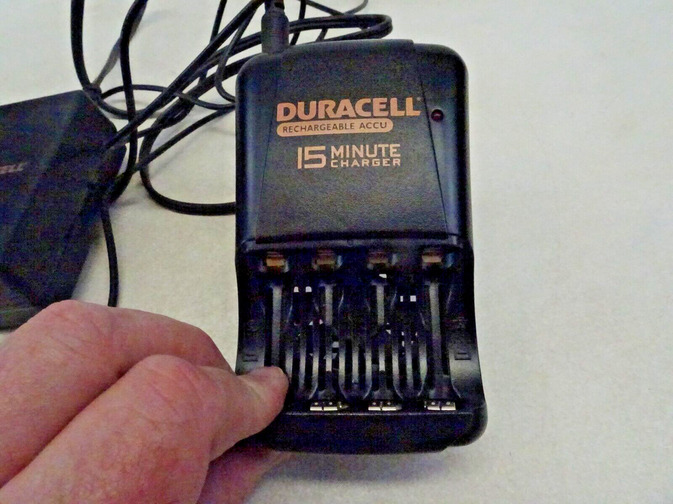 Duracell 15 Minute Charger Rechargeable Batteries Model CEF15NC NiMH AA & AAA eBay