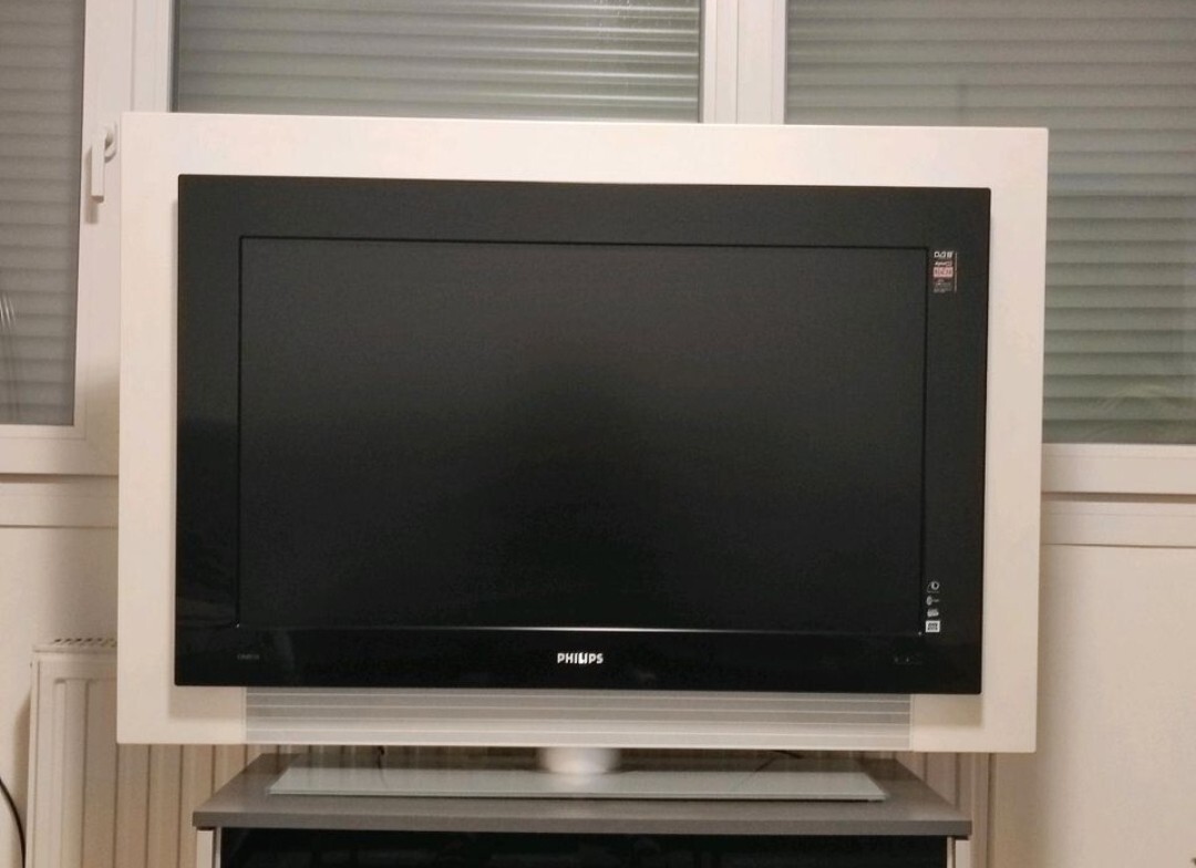 Phillips Ambilight 42" TV LCD TV piatta