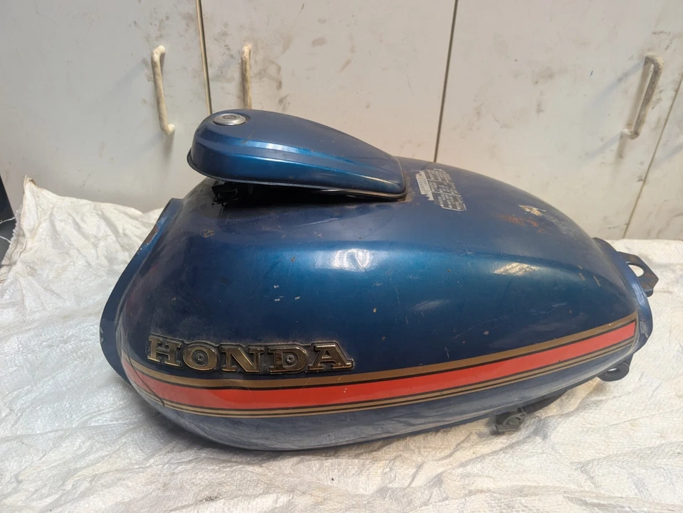 1979 HONDA CM185T TWINSTAR 200 GAS TANK FUEL PETROL RESERVOIR ( NO KEY ) - Image 2 of 4