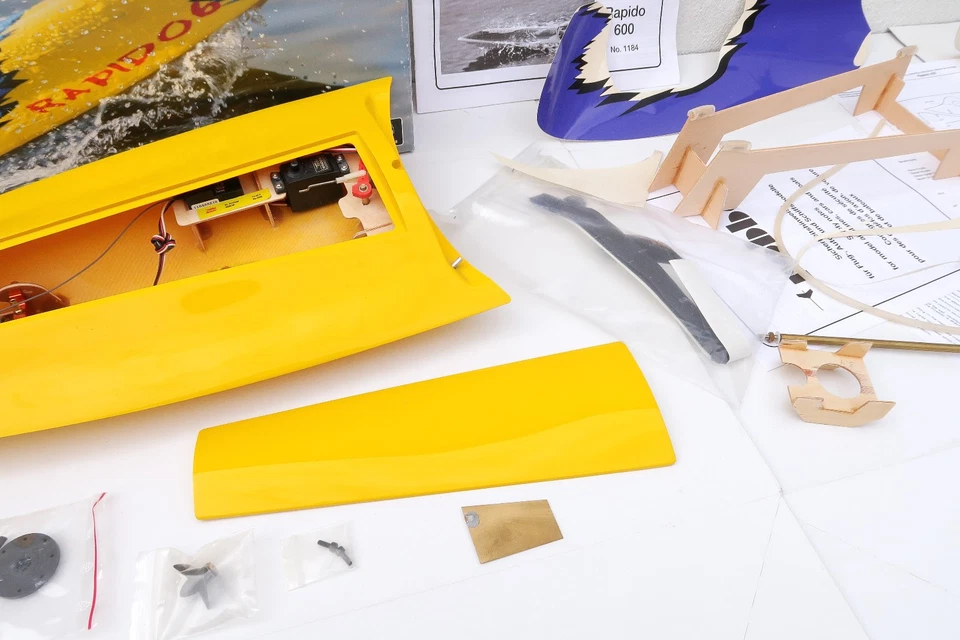 Robbe 1184 Rennboot Rapido 600 mit GFK-Rumpf - OVP - Bild 3 von 4