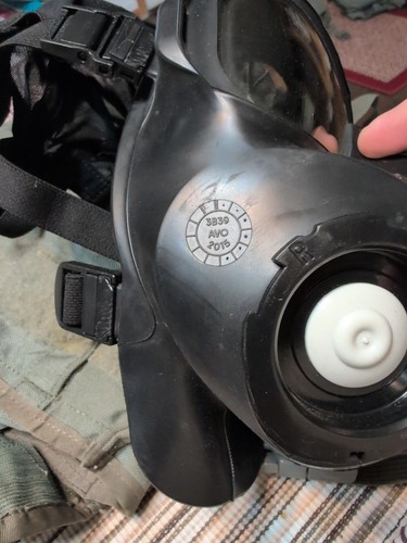 SMALL AVON M50 GAS MASK w/ Filters -U.S. MILITARY/LAW ENFORCEMENT 9216a - Picture 3 of 6