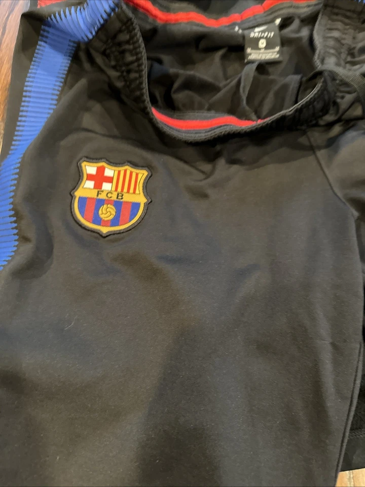 Camiseta y pantalón de entrenamiento Barcelona Nike para hombre mediano Foto 4 de 4