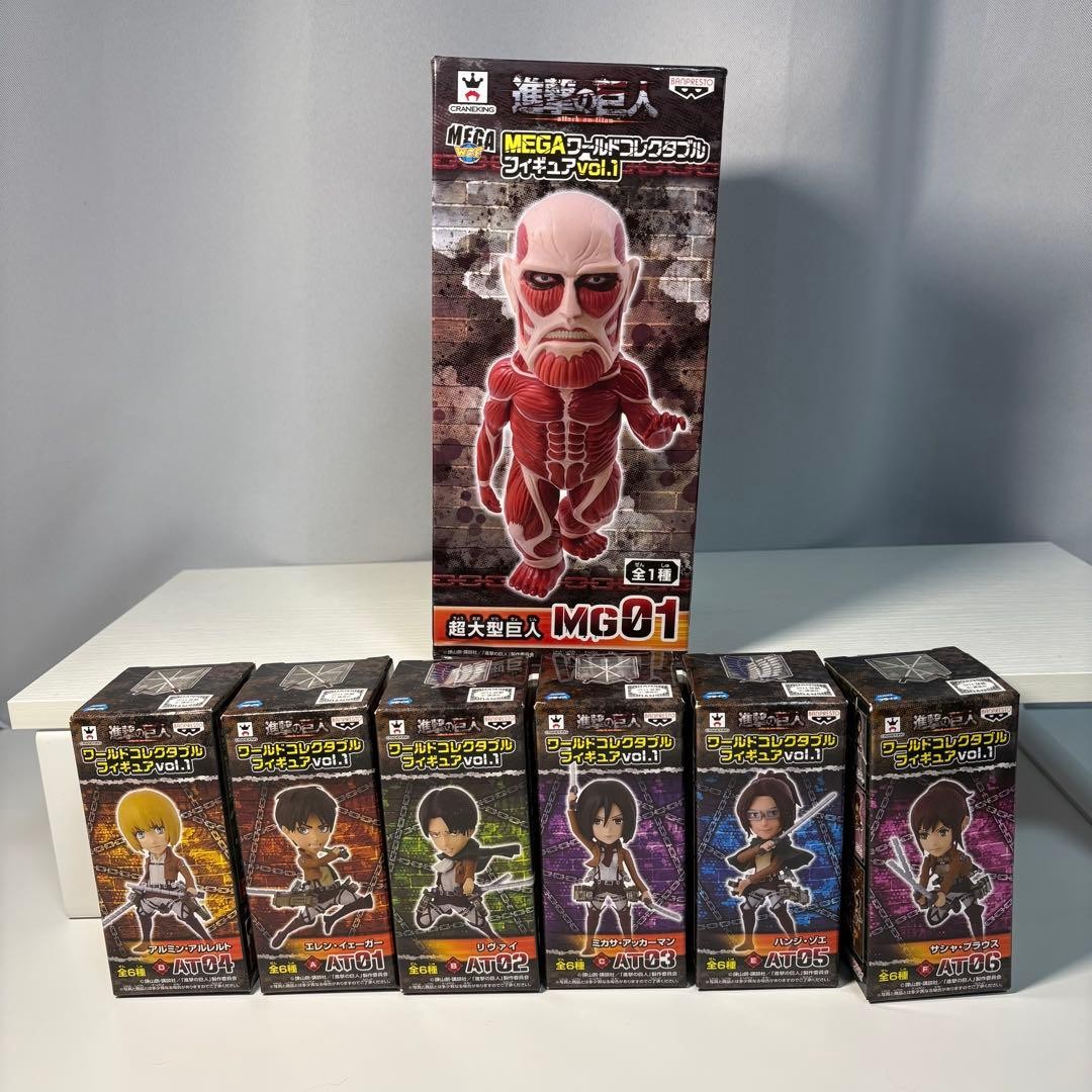Figura coleccionable Attack on Titan World ol.1 juego de 6 piezas, Titán colosal