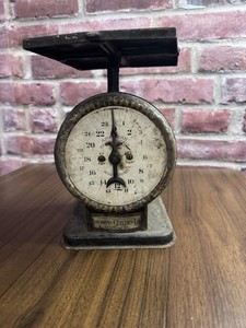 American Cutlery Co. American Family Scale Antique 24 lb Metal Kitchen Scale