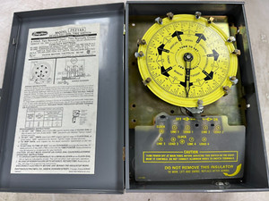 👀DAYTON 7-DAY DIAL MECHANICAL TIME SWITCH IN STEEL CASE 4 POLE 2 NO 2 NC 2E214A