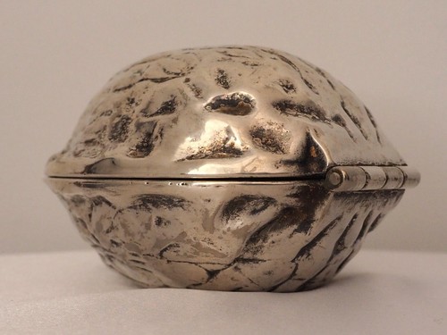 Rare Vintage Silver Plated walnut shaped nut cracker - Picture 5 of 16