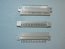 Lot de 3 connecteur Burndy DIN 41612 type 2 : 2 x 16 contacts, coudé vers ci