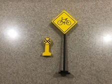 Model Trains Crossing Signs made of wood Bicycle & Railroad Pictogram