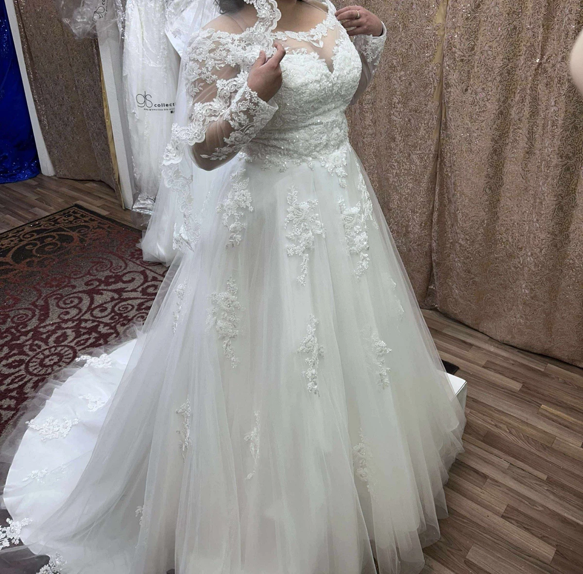 ebay wedding dresses Melania Trump's dress appears to be for sale on Wedding Dresses for Sale -