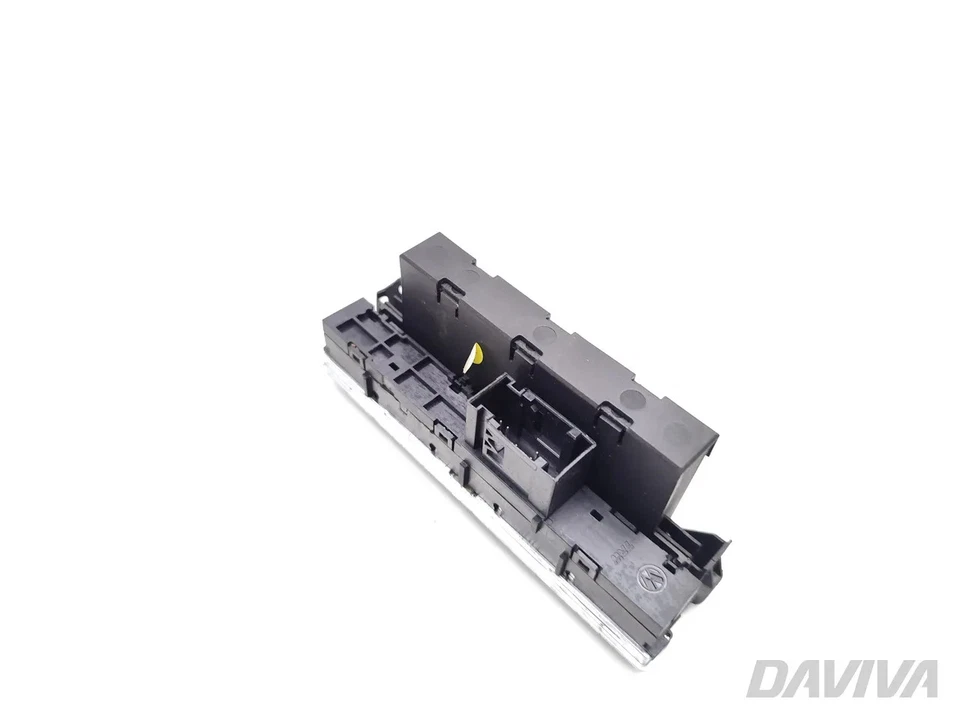 VW Tiguan Bouton de commutation du capteur PDC de distance de stationnement 2010 - Photo 3/4