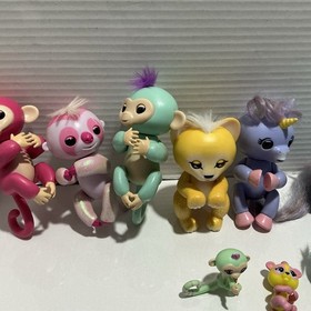 Lot Fingerlings Monkeys, Unicorn, Pandas & More &ndash; WowWee Interactive