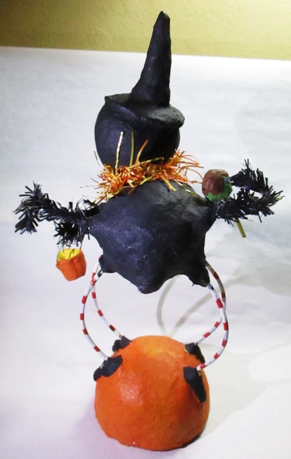 2003 DEBRA SCHOCH PRIMITIVE HALLOWEEN FIGURE SPIDER GIRL,WITCH 9", FIGURE