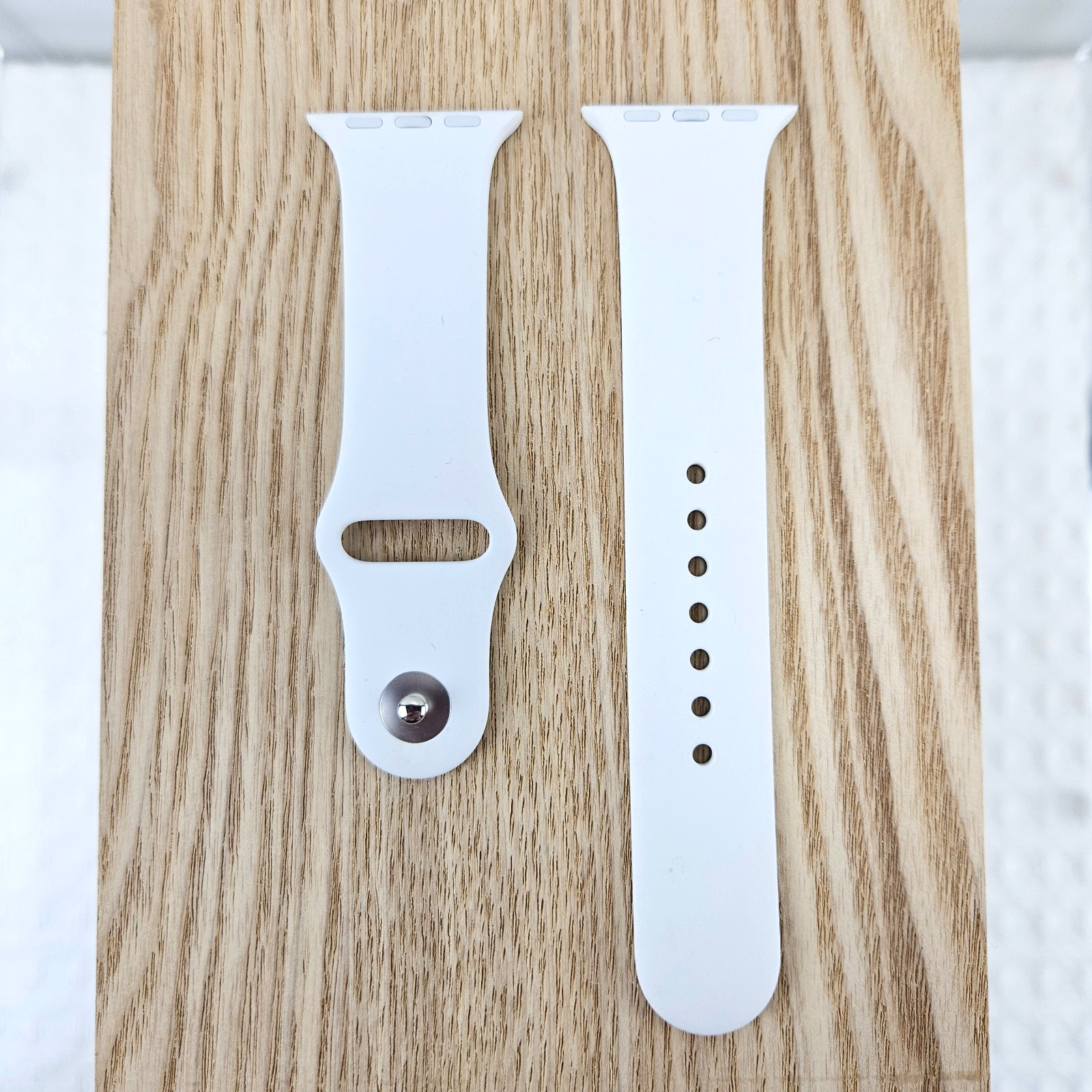 Genuine Apple Watch Sport Band White 41MM M/L Never Worn Replacement 38/40/41