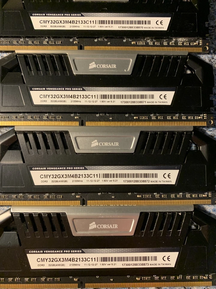 🆗 32GB DDR3-2133MHz =4x 8GB Corsair Vengeance Pro Memory PC3-17000 RAM - Image 3 of 4