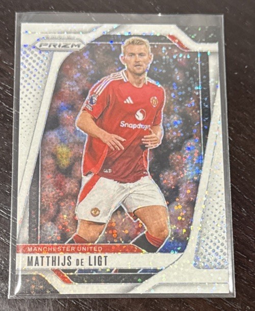 2024-25 Panini Prizm EPL Premier League Matthijs De Ligt White Sparkle SP