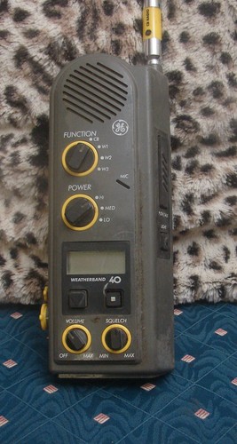 GE Handheld CB/Weatherband Radio - Picture 1 of 5