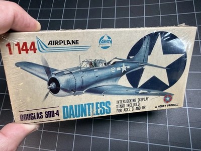 Vintage AHM K-418 1/144 Douglas SBD-4 Dauntless U.S. Navy Carrier Bomber Model