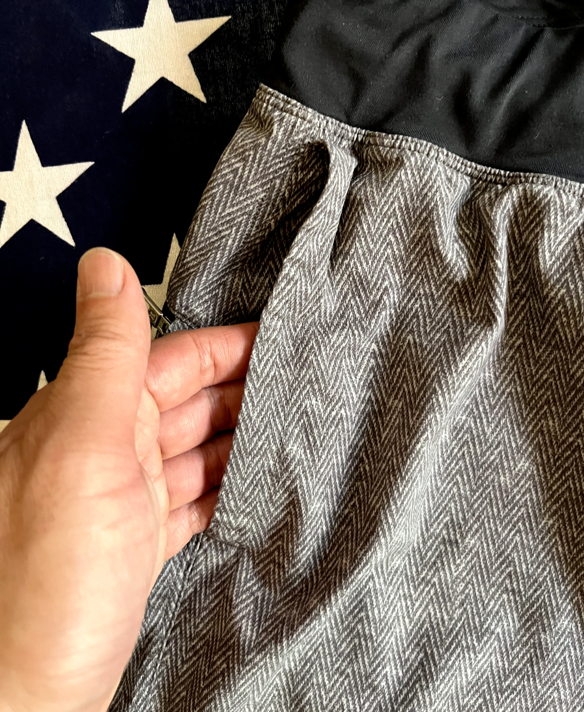 Lululemon Gray Herringbone Patterned Activewear S… - image 6