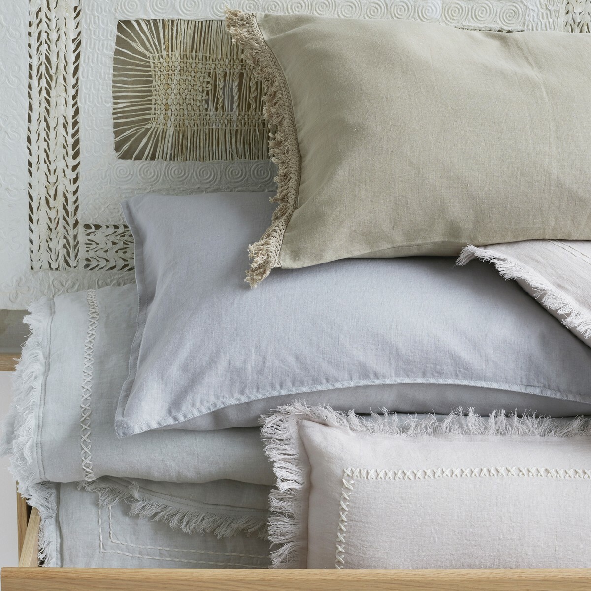 La La La Redoute Domitien Hand Embroidered Cushion Cover 350100222